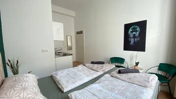 1 bedroom, bed sheets