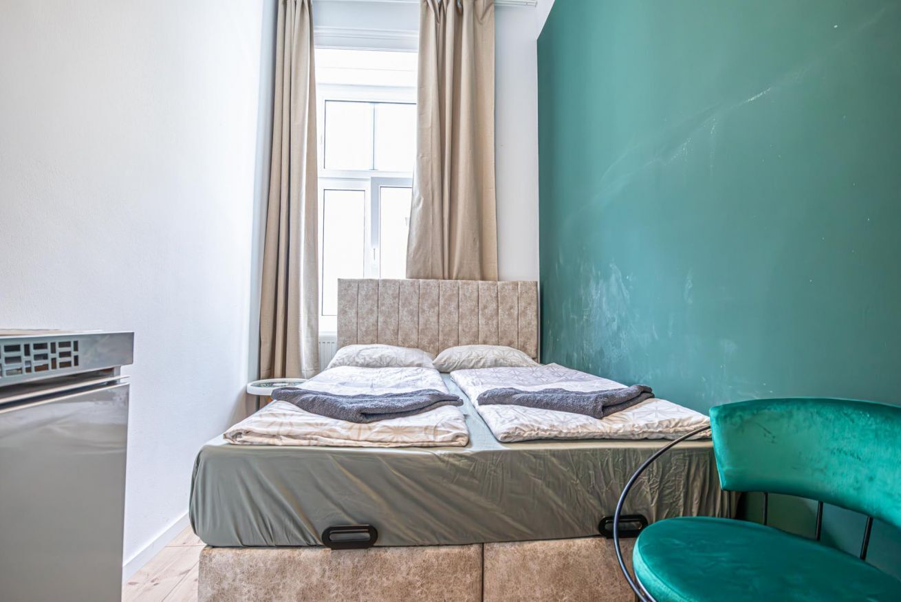1 bedroom, iron/ironing board, bed sheets