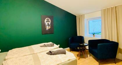 Comfy 1BR Apartment, 15-Min from Center