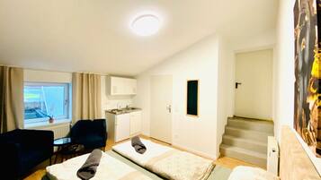 1 bedroom, bed sheets