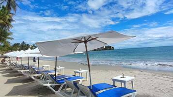 Navette gratuite vers la plage, chaises longues, parasols
