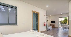Iron/ironing board, free WiFi, bed sheets
