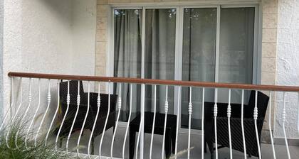 Charming 1-bedroom apartment with AC and WiFi in welcoming Dominicus