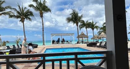 Charming 1-bedroom apartment with AC and WiFi in welcoming Dominicus