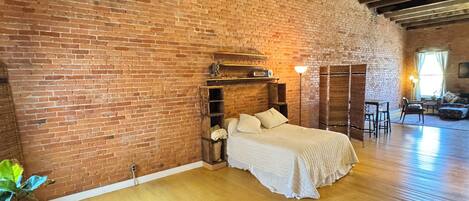 1 bedroom, free WiFi, bed sheets
