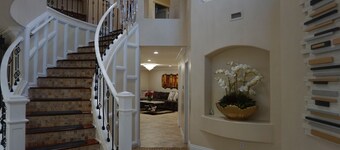 Modern Luxury Retreat near Las Vegas Strip/Airport