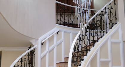 Modern Luxury Retreat near Las Vegas Strip/Airport