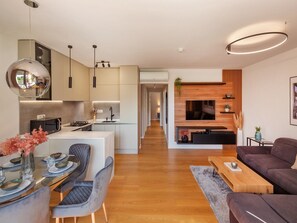 Appartement | Cuisine privée | Réfrigérateur, micro-ondes, four, plaque de cuisson