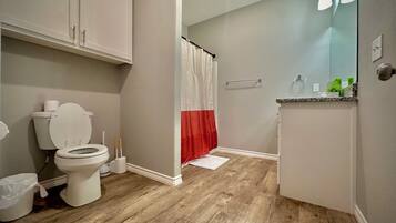 Towels, soap, shampoo, toilet paper