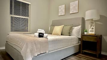 2 室のベッドルーム、アイロン / アイロン台、WiFi、ベッドシーツ