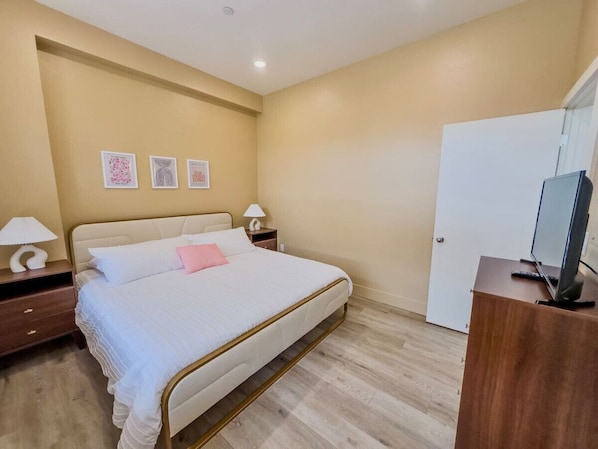 1 bedroom, iron/ironing board, free WiFi, bed sheets