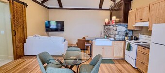 Peach Street Inn | Suite 2