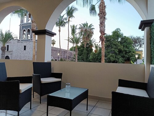 Suite Valeria, a privileged location in front of the Historic Center mission.