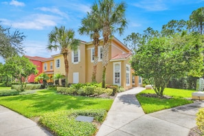 Property grounds - Renovated, Wheelchair Friendly Home, Steps to clubhouse! (Kissimmee)