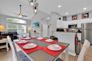 Fridge, microwave, oven, stovetop - Renovated, Wheelchair Friendly Home, Steps to clubhouse! (Kissimmee)