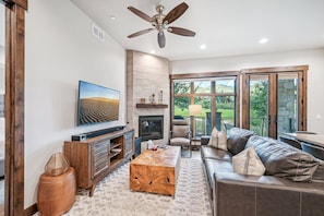 Smart TV, fireplace - Blackstone Cayons Village Park City Condo (Park City)
