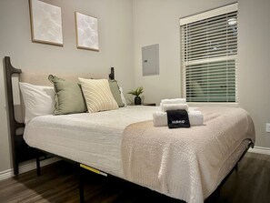 2 bedrooms, iron/ironing board, WiFi, bed sheets - A+ for workers/family,byChoctaw,LongStayDiscount (Durant)