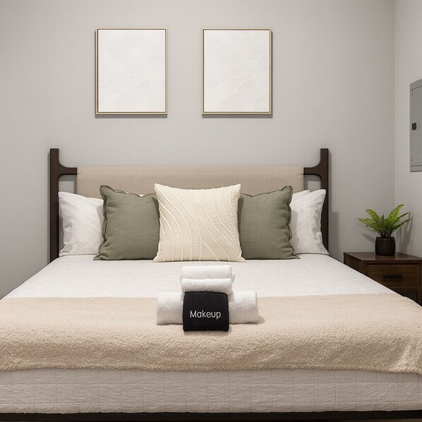 2 bedrooms, iron/ironing board, WiFi, bed sheets - A+ for workers/family,byChoctaw,LongStayDiscount (Durant)