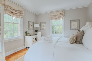 3 bedrooms, desk, free WiFi, bed sheets