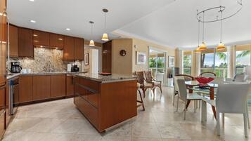 冰箱、微波炉、烤箱、洗碗机