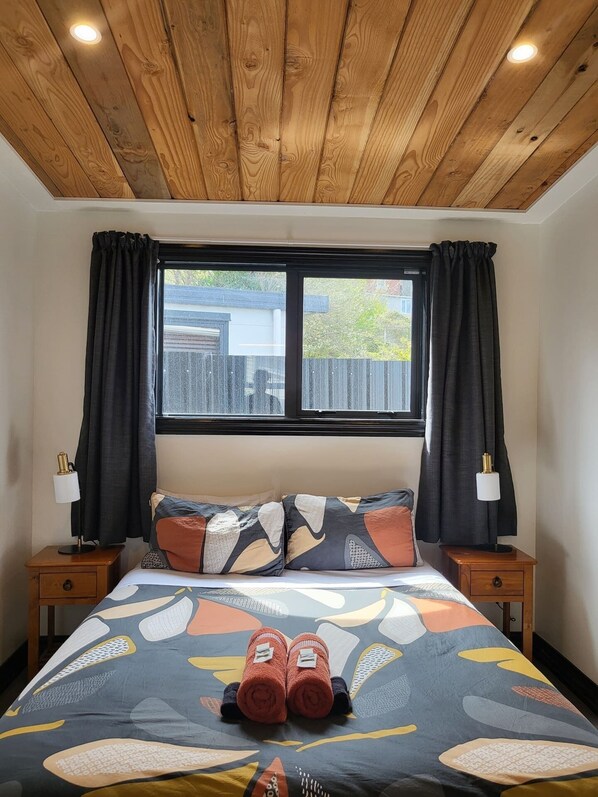 2 bedrooms, iron/ironing board, travel cot, free WiFi