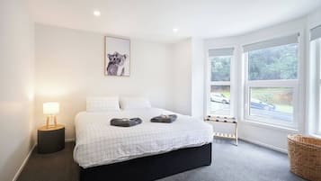 2 bedrooms, iron/ironing board, travel crib, free WiFi