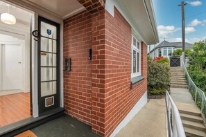 Exterior detail - Spacious 3-Bedroom Home in Roslyn with Views (Dunedin)