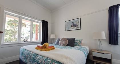 St Clair Stay – Walk to the Surf - 2 bedrooms