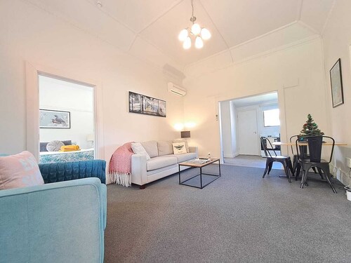 St Clair Stay – Walk to the Surf - 2 bedrooms