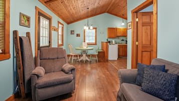 TV, fireplace, DVD player, books