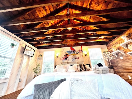 Decoración personalizada, muebles diferentes y wifi gratis