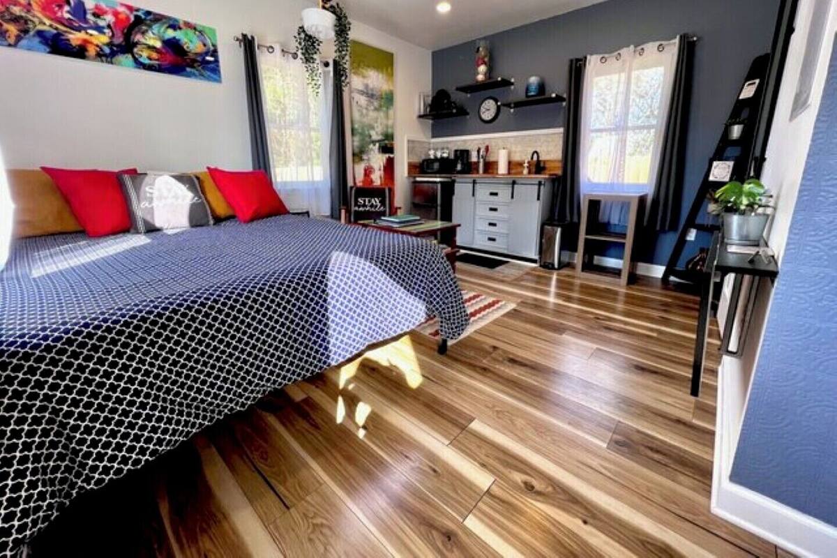 Cabane Design | Wi-Fi gratuit, décoration personnalisée, ameublement personnalisé