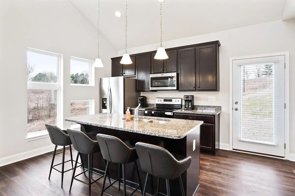 Refrigerador, microondas, horno y lavavajillas 