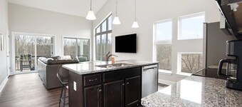 Whip-Poor-Will-Cottage | Hocking Hills, 16 Acres