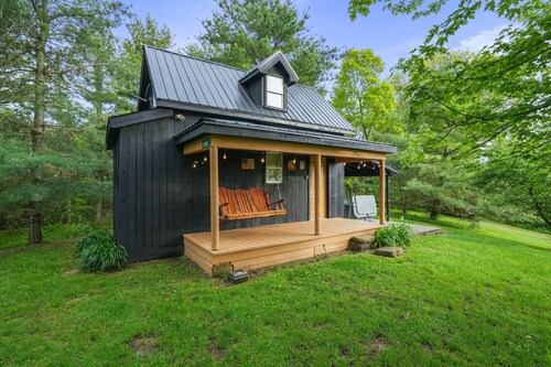 Love Shack Cabin | Hocking Hills, Couples Retreat