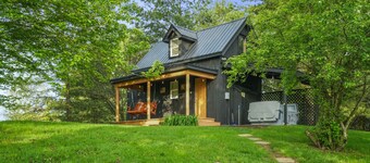 Love Shack Cabin | Hocking Hills