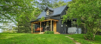 Love Shack-Cabin-Private Bathroom