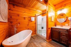 Hair dryer, towels - Oak Cabin | Hocking Hills, Romantic Hot Tub (New Plymouth)