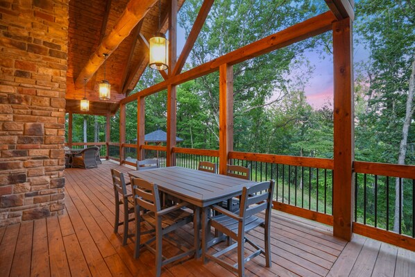 Outdoor dining