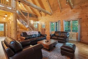 TV - Hillside Hideaway - Cabin on 6 acres (Logan)