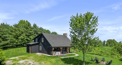 Hilltop Hideaway | Hocking Hills, 16 Acres