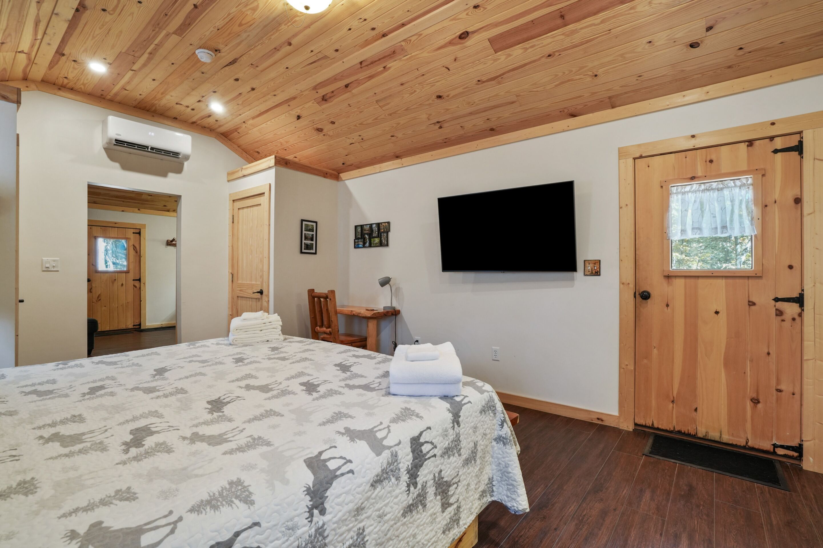 1 chambre, bureau, fer et planche à repasser, Wi-Fi gratuit