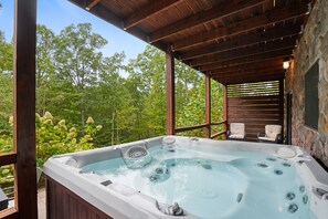 Outdoor spa tub - Hidden Haven | Hocking Hills, Sleeps 8, Hot Tub (Laurelville)