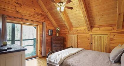 Hidden Haven | Hocking Hills, Sleeps 8, Hot Tub