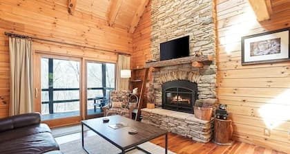 Hidden Haven | Hocking Hills, Sleeps 8, Hot Tub