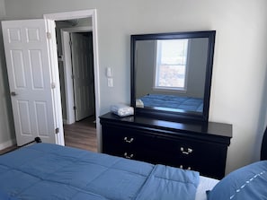 2 bedrooms, iron/ironing board, free WiFi, bed sheets