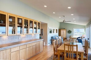 Dining - Beautiful Ocean Front Home! Sweeping Ocean Views! (Waldport)