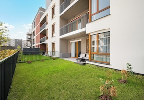Exterior - Wilanów Sarmacka Apartment with Garden (Warszawa)