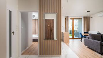 1 habitación, tabla de planchar con plancha, wifi y ropa de cama