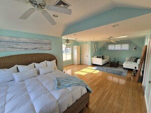 3 bedrooms, desk, iron/ironing board, free WiFi